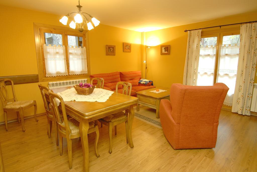 Apartamentos El Rincon De Benas بيناسكي الغرفة الصورة